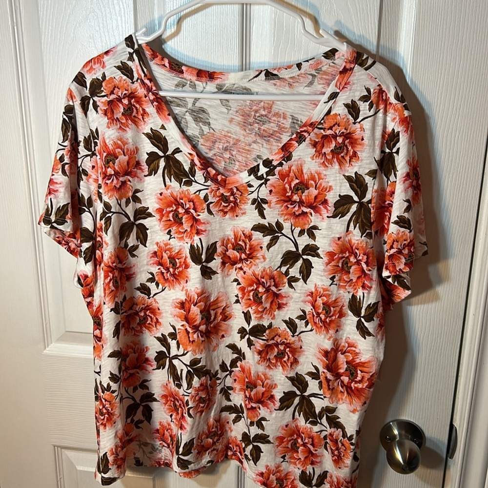 Old Navy EveryWear Printed Slub-Knit T-Shirt in Floral Cream Swirls. Size XXL. - Picture 4 of 6